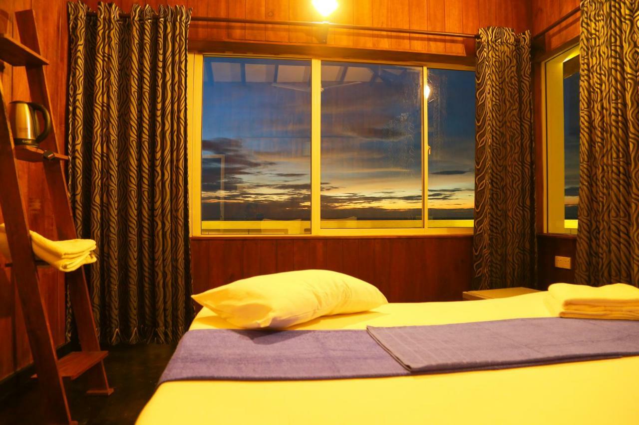 Hikka Ocean Resort Hikkaduwa Exteriör bild